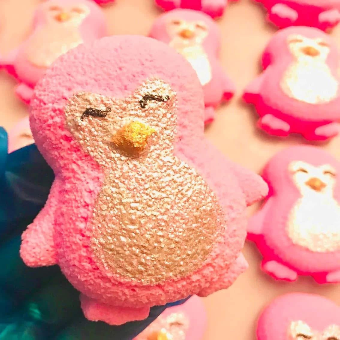 Penguin bath bomb